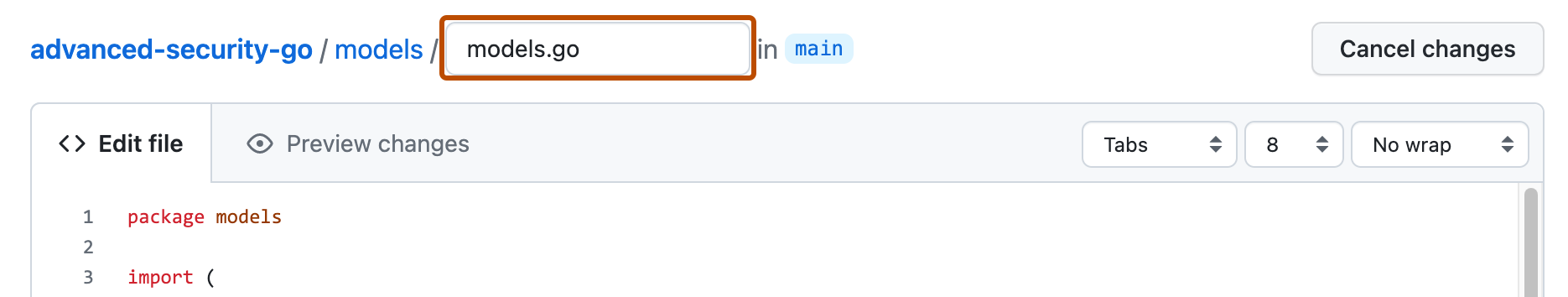 Captura de tela que mostra um arquivo de repositório aberto para edição no navegador da Web. O campo do nome do arquivo está ativo e realçado com um contorno laranja-escuro.