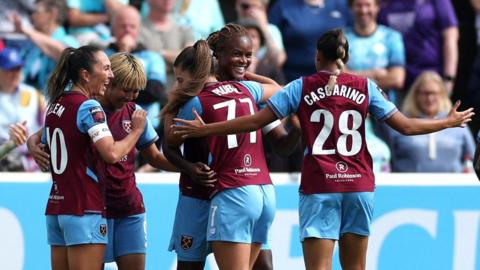 West Ham players celebrate
