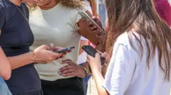 ማኅበራዊ ሚዲያ የሚጠቀሙ ሰዎች